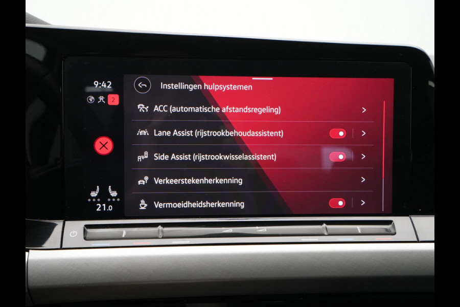 Volkswagen GOLF Variant 1.0 TSI Life Business Navigatie Stoel/stuurverwarming Parkassist Sideassist Pdc Acc 201 Volkswagen GOLF Variant 1.0 TSI Life Business Navigatie Stoel/stuurverwarming Parkassist Sideassist Pdc Acc 201