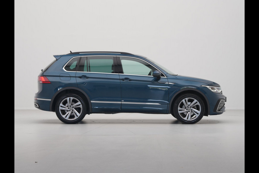 Volkswagen Tiguan 1.5 TSI 150pk DSG R-Line Navigatie Wegkl. trekhaak Acc Elek. kofferklep 276 Volkswagen Tiguan 1.5 TSI 150pk DSG R-Line Navigatie Wegkl. trekhaak Acc Elek. kofferklep 276