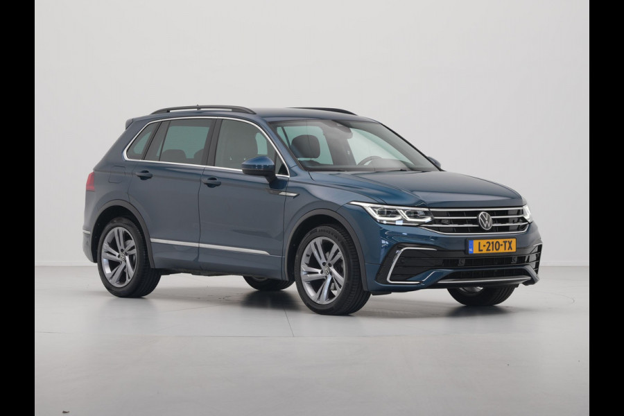 Volkswagen Tiguan 1.5 TSI 150pk DSG R-Line Navigatie Wegkl. trekhaak Acc Elek. kofferklep 276 Volkswagen Tiguan 1.5 TSI 150pk DSG R-Line Navigatie Wegkl. trekhaak Acc Elek. kofferklep 276