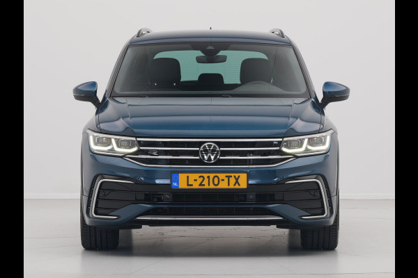 Volkswagen Tiguan 1.5 TSI 150pk DSG R-Line Navigatie Wegkl. trekhaak Acc Elek. kofferklep 276 Volkswagen Tiguan 1.5 TSI 150pk DSG R-Line Navigatie Wegkl. trekhaak Acc Elek. kofferklep 276