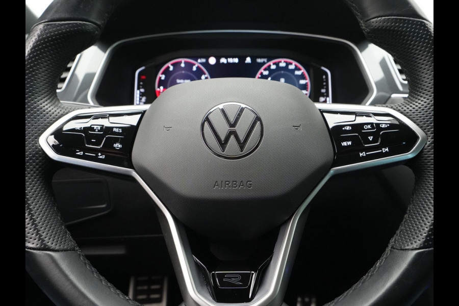 Volkswagen Tiguan 1.5 TSI 150pk DSG R-Line Navigatie Wegkl. trekhaak Acc Elek. kofferklep 276 Volkswagen Tiguan 1.5 TSI 150pk DSG R-Line Navigatie Wegkl. trekhaak Acc Elek. kofferklep 276