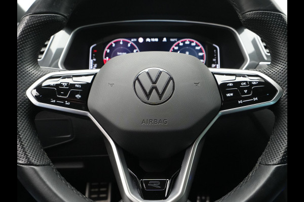 Volkswagen Tiguan 1.5 TSI 150pk DSG R-Line Navigatie Wegkl. trekhaak Acc Elek. kofferklep 276 Volkswagen Tiguan 1.5 TSI 150pk DSG R-Line Navigatie Wegkl. trekhaak Acc Elek. kofferklep 276