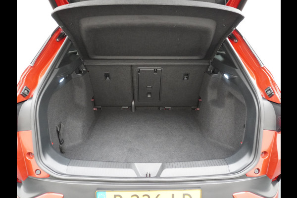 Volkswagen ID.4 GTX 4Motion 300PK (82Kw) 77 kWh PanoDak Warmtepomp 360-Camera 20" Apple Carplay Android Adaptive-Cruise Navi LED-v+a PDC-v+a Two Dual-Ecc App-Connect Mirror-Link Grootste Accu 0-100 6,3 seconden! AWD All Wheel Drive Assistentiepakket Design-pakket plus. Accu garantie tot 15-04-2030/160.000km laden tot 175kw DC of thuis 11kwh AC per uur. Orig.NLse auto € 58.000 nieuw Volkswagen ID.4 GTX 4Motion 300PK (82Kw) 77 kWh PanoDak Warmtepomp 360-Camera 20" Apple Carplay Android Adaptive-Cruise Navi LED-v+a PDC-v+a Two Dual-Ecc App-Connect Mirror-Link Grootste Accu 0-100 6,3 seconden! AWD All Wheel Drive Assistentiepakket Design-pakket plus. Accu garantie tot 15-04-2030/160.000km laden tot 175kw DC of thuis 11kwh AC per uur. Orig.NLse auto € 58.000 nieuw
