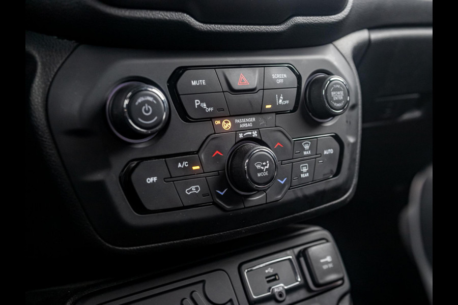 Jeep Renegade 1.3T DDCT S Automaat | Adapt. Cruise | Navi | 19" | Trekhaak | Leder | Winter Pack | Camera | BSM