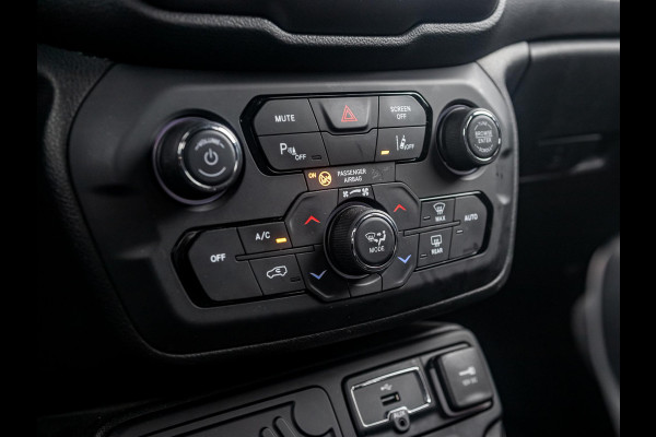 Jeep Renegade 1.3T DDCT S Automaat | Adapt. Cruise | Navi | 19" | Trekhaak | Leder | Winter Pack | Camera | BSM