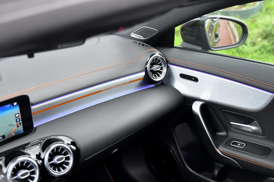 Mercedes-Benz CLA-Klasse 200 AMG Edition 1. Pano, Burm, Camera, Sfeer, CarPlay! Mercedes-Benz CLA-Klasse 200 AMG Edition 1. Pano, Burm, Camera, Sfeer, CarPlay!