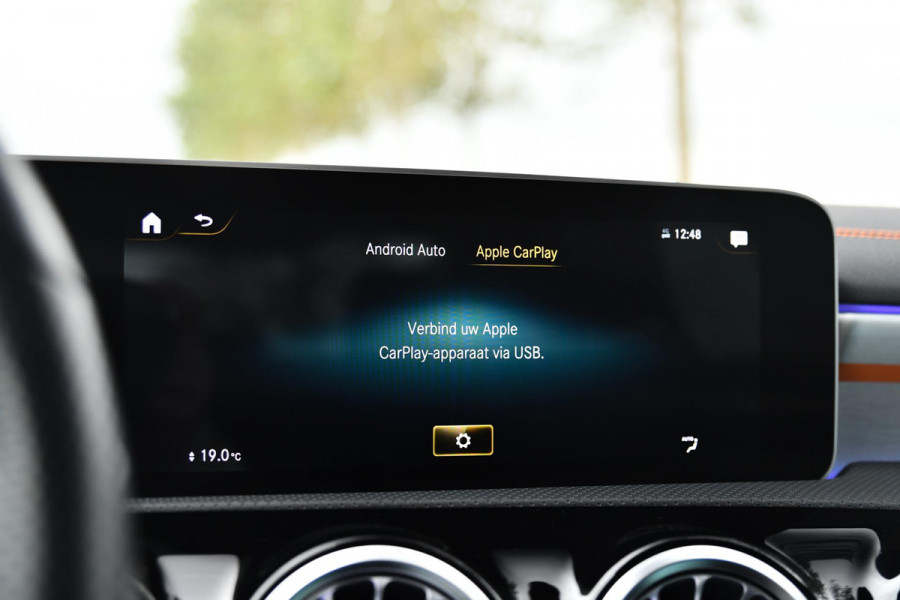 Mercedes-Benz CLA-Klasse 200 AMG Edition 1. Pano, Burm, Camera, Sfeer, CarPlay! Mercedes-Benz CLA-Klasse 200 AMG Edition 1. Pano, Burm, Camera, Sfeer, CarPlay!