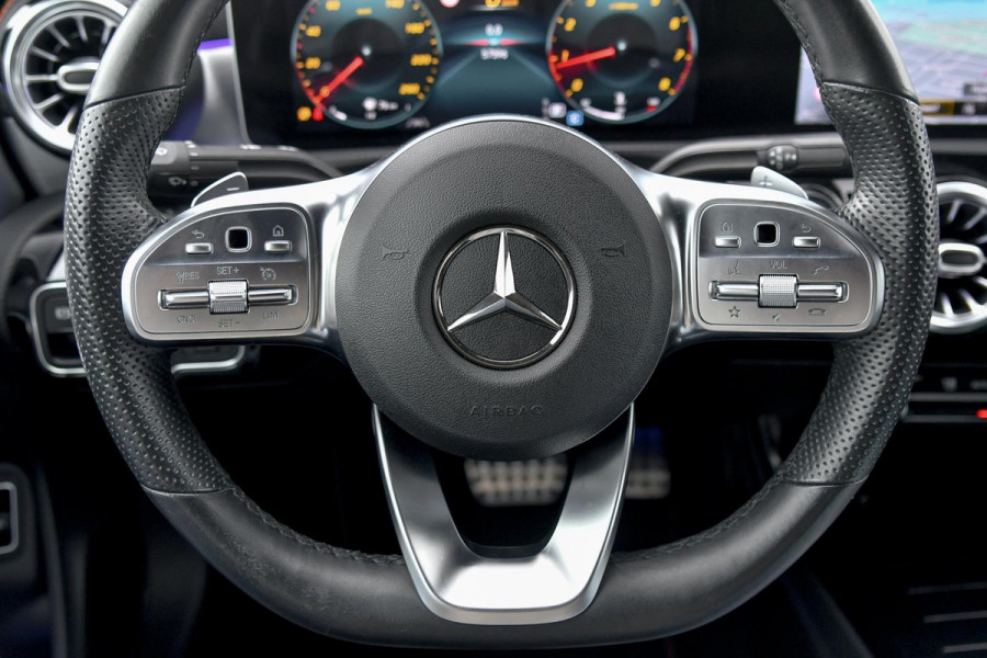 Mercedes-Benz CLA-Klasse 200 AMG Edition 1. Pano, Burm, Camera, Sfeer, CarPlay! Mercedes-Benz CLA-Klasse 200 AMG Edition 1. Pano, Burm, Camera, Sfeer, CarPlay!