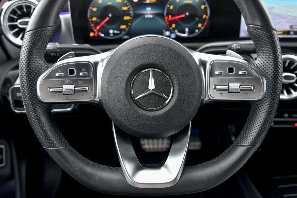 Mercedes-Benz CLA-Klasse 200 AMG Edition 1. Pano, Burm, Camera, Sfeer, CarPlay! Mercedes-Benz CLA-Klasse 200 AMG Edition 1. Pano, Burm, Camera, Sfeer, CarPlay!