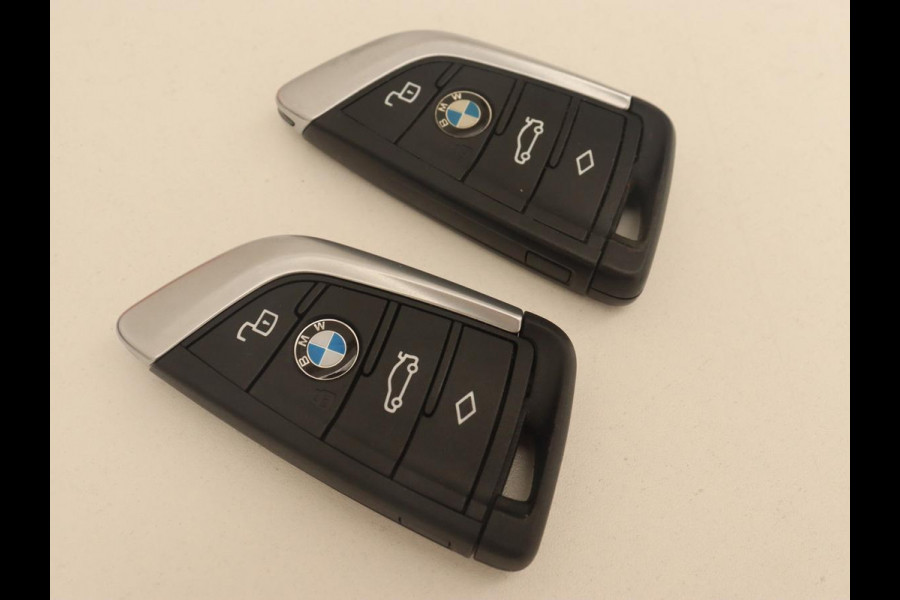 BMW X3 xDrive30e M Sport | 360 Camera | Harman/Kardon | Stoelverwarming | 20'' | Sportstoelen | Sfeerverlichting | Half leder | Navigatie | Live Cockpit | Keyless | PHEV | Plug In BMW X3 xDrive30e M Sport | 360 Camera | Harman/Kardon | Stoelverwarming | 20'' | Sportstoelen | Sfeerverlichting | Half leder | Navigatie | Live Cockpit | Keyless | PHEV | Plug In