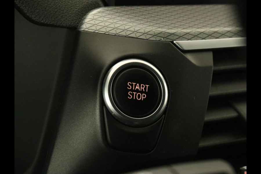BMW X3 xDrive30e M Sport | 360 Camera | Harman/Kardon | Stoelverwarming | 20'' | Sportstoelen | Sfeerverlichting | Half leder | Navigatie | Live Cockpit | Keyless | PHEV | Plug In BMW X3 xDrive30e M Sport | 360 Camera | Harman/Kardon | Stoelverwarming | 20'' | Sportstoelen | Sfeerverlichting | Half leder | Navigatie | Live Cockpit | Keyless | PHEV | Plug In