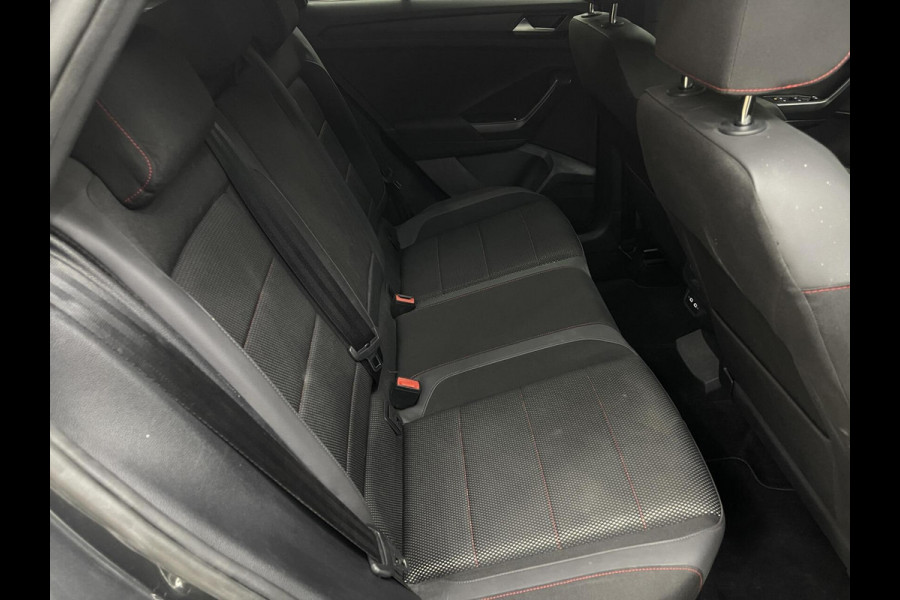 Volkswagen T-Roc 1.5 TSI Business R Carplay | IQ | Virtual