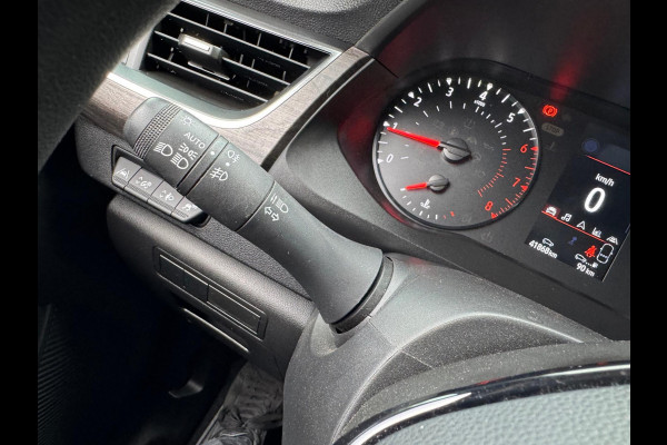 Renault Kangoo TCe 130 Techno Navi / LM velgen / Clima / Camera / P-Sensoren / Stoelverwarming / Keyless Renault Kangoo TCe 130 Techno Navi / LM velgen / Clima / Camera / P-Sensoren / Stoelverwarming / Keyless