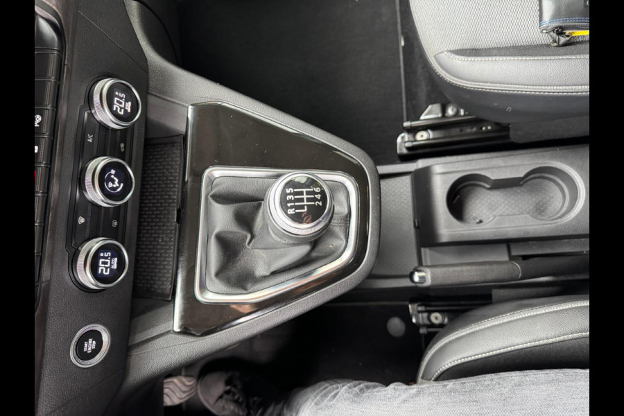 Renault Kangoo TCe 130 Techno Navi / LM velgen / Clima / Camera / P-Sensoren / Stoelverwarming / Keyless Renault Kangoo TCe 130 Techno Navi / LM velgen / Clima / Camera / P-Sensoren / Stoelverwarming / Keyless