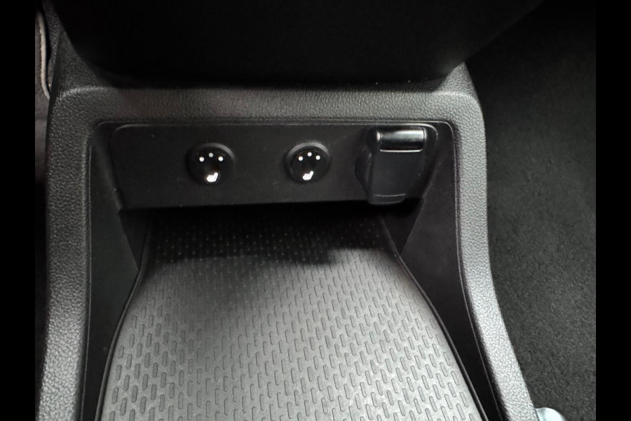 Renault Kangoo TCe 130 Techno Navi / LM velgen / Clima / Camera / P-Sensoren / Stoelverwarming / Keyless Renault Kangoo TCe 130 Techno Navi / LM velgen / Clima / Camera / P-Sensoren / Stoelverwarming / Keyless