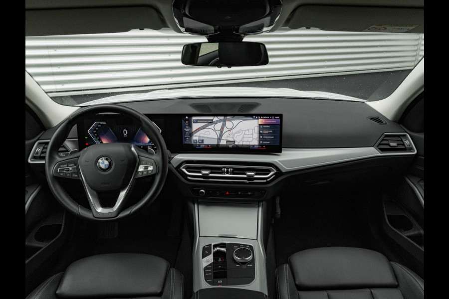 BMW 3-serie 320d - Sportstoelen - Trekhaak - 1-Hand - Navigatie - Bluetooth