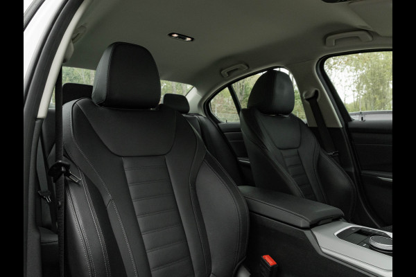 BMW 3-serie 320d - Sportstoelen - Trekhaak - 1-Hand - Navigatie - Bluetooth