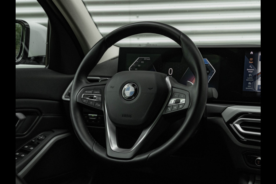 BMW 3-serie 320d - Sportstoelen - Trekhaak - 1-Hand - Navigatie - Bluetooth