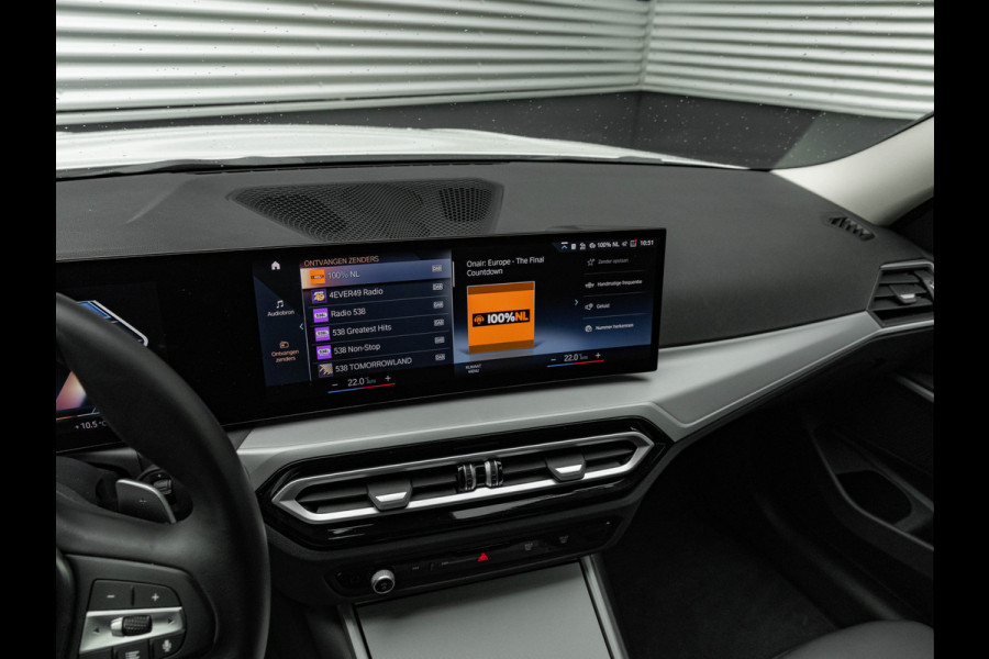 BMW 3-serie 320d - Sportstoelen - Trekhaak - 1-Hand - Navigatie - Bluetooth