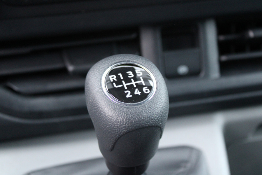 Ford Transit Custom 320 2.0 TDCI L2H1 Trend 136pk - Carplay - Android - Camera - LED koplampen - Airbag bijrijder - 70l tank - Rijklaar