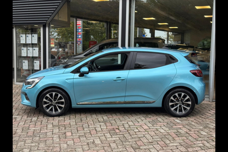 Renault Clio 1.6 E-Tech Hybrid 140 Zen LM velgen / Navi / P-sensoren / 1e eigenaar Renault Clio 1.6 E-Tech Hybrid 140 Zen LM velgen / Navi / P-sensoren / 1e eigenaar