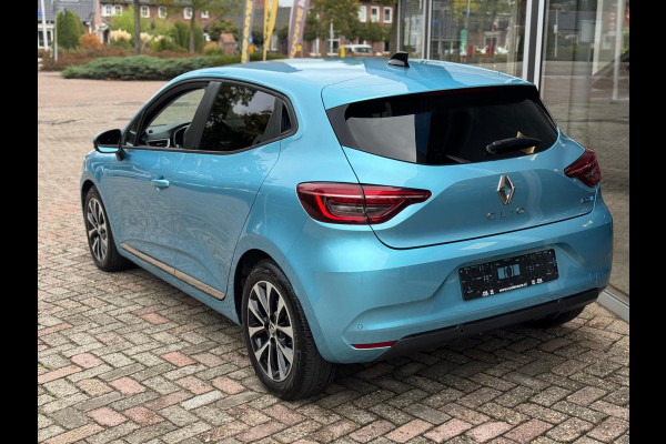 Renault Clio 1.6 E-Tech Hybrid 140 Zen LM velgen / Navi / P-sensoren / 1e eigenaar Renault Clio 1.6 E-Tech Hybrid 140 Zen LM velgen / Navi / P-sensoren / 1e eigenaar