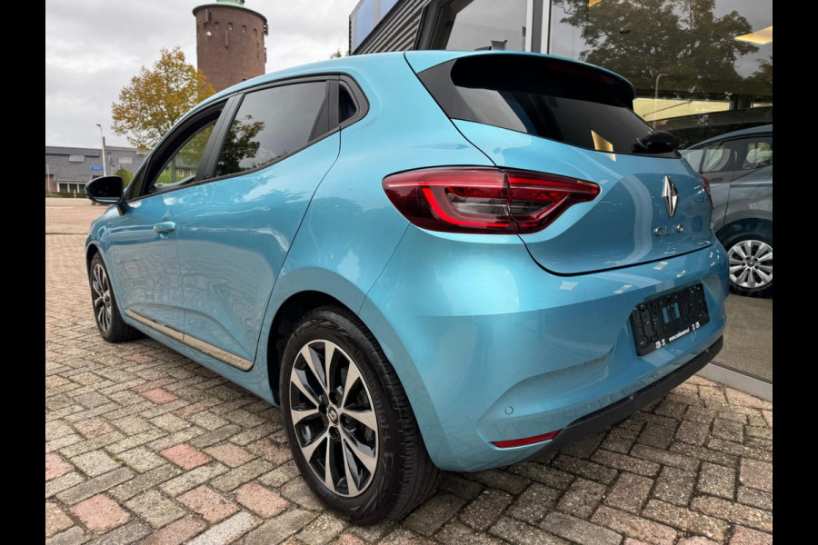 Renault Clio 1.6 E-Tech Hybrid 140 Zen LM velgen / Navi / P-sensoren / 1e eigenaar Renault Clio 1.6 E-Tech Hybrid 140 Zen LM velgen / Navi / P-sensoren / 1e eigenaar