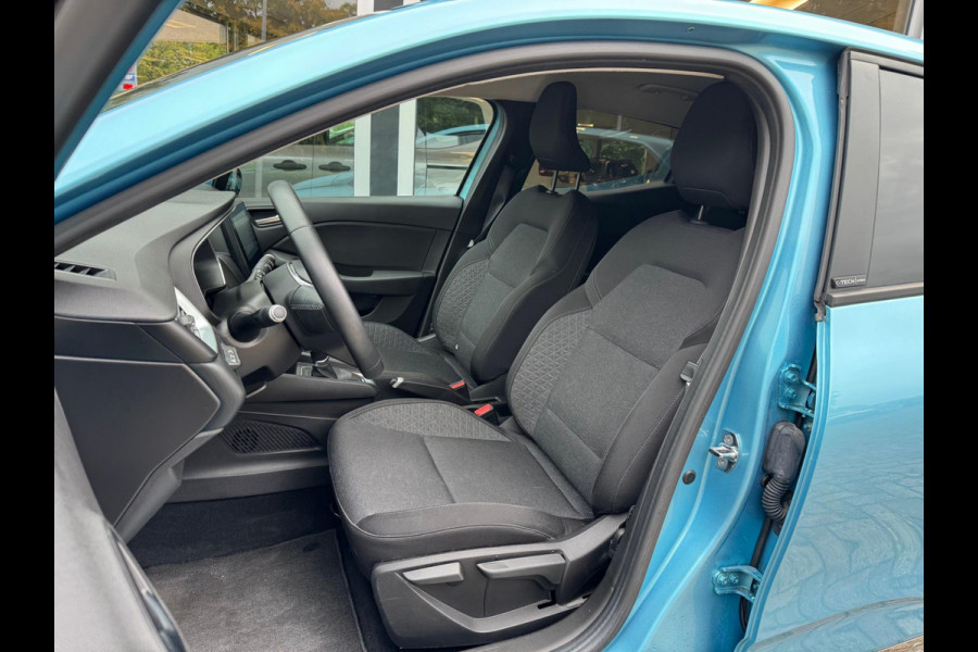 Renault Clio 1.6 E-Tech Hybrid 140 Zen LM velgen / Navi / P-sensoren / 1e eigenaar Renault Clio 1.6 E-Tech Hybrid 140 Zen LM velgen / Navi / P-sensoren / 1e eigenaar