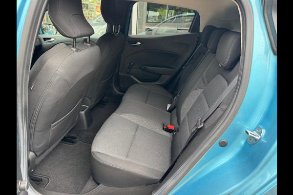 Renault Clio 1.6 E-Tech Hybrid 140 Zen LM velgen / Navi / P-sensoren / 1e eigenaar Renault Clio 1.6 E-Tech Hybrid 140 Zen LM velgen / Navi / P-sensoren / 1e eigenaar