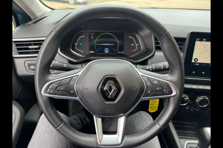 Renault Clio 1.6 E-Tech Hybrid 140 Zen LM velgen / Navi / P-sensoren / 1e eigenaar Renault Clio 1.6 E-Tech Hybrid 140 Zen LM velgen / Navi / P-sensoren / 1e eigenaar