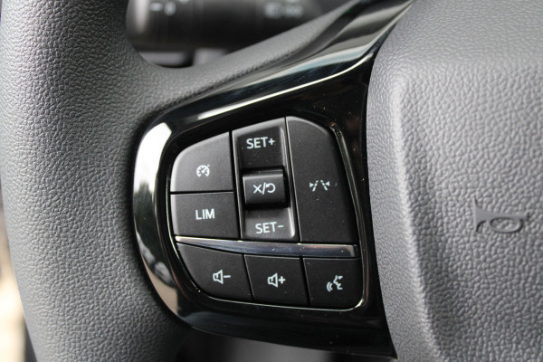 Ford Transit Custom 320 2.0 TDCI L2H1 Trend 136pk - Carplay - Android - Camera - LED koplampen - Airbag bijrijder - 70l tank - Rijklaar