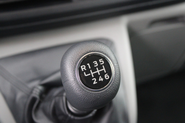 Ford Transit Custom 320 2.0 TDCI L2H1 Trend 136pk - Carplay - Android - Camera - LED koplampen - Airbag bijrijder - 70l tank - Rijklaar