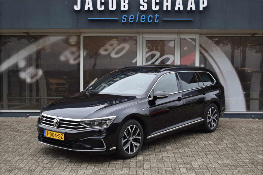 Volkswagen Passat Variant 1.4 TSI PHEV GTE Business Automaat / Pano schuifdak /  Trekhaak / Keyless / Navi / PDC + Camera