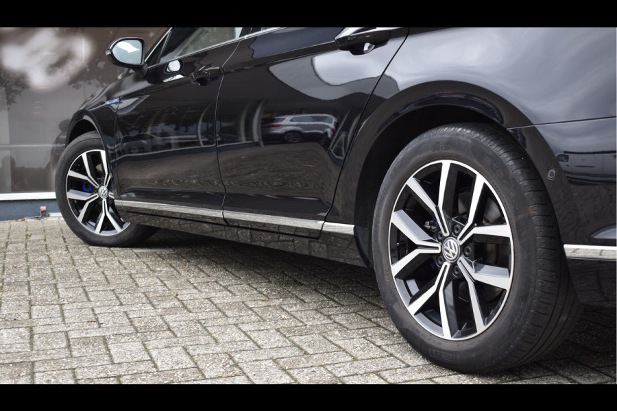Volkswagen Passat Variant 1.4 TSI PHEV GTE Business Automaat / Pano schuifdak /  Trekhaak / Keyless / Navi / PDC + Camera