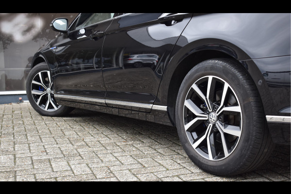 Volkswagen Passat Variant 1.4 TSI PHEV GTE Business Automaat / Pano schuifdak /  Trekhaak / Keyless / Navi / PDC + Camera