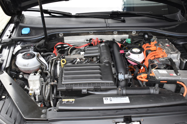 Volkswagen Passat Variant 1.4 TSI PHEV GTE Business Automaat / Pano schuifdak /  Trekhaak / Keyless / Navi / PDC + Camera
