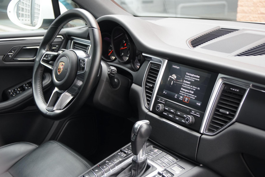 Porsche Macan 2.0 + PANORAMADAK / LUCHTVERING / 21" / MEMORY Porsche Macan 2.0 + PANORAMADAK / LUCHTVERING / 21" / MEMORY