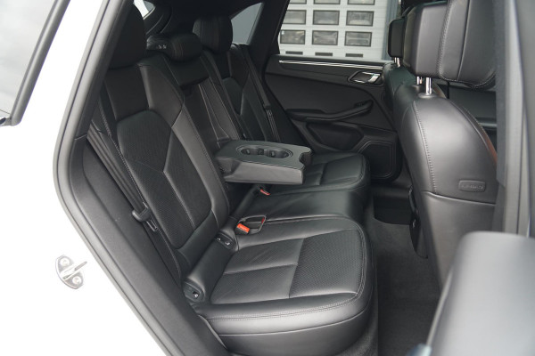 Porsche Macan 2.0 + PANORAMADAK / LUCHTVERING / 21" / MEMORY Porsche Macan 2.0 + PANORAMADAK / LUCHTVERING / 21" / MEMORY
