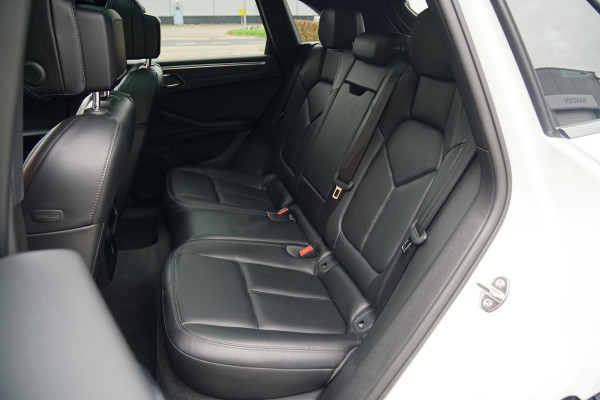 Porsche Macan 2.0 + PANORAMADAK / LUCHTVERING / 21" / MEMORY Porsche Macan 2.0 + PANORAMADAK / LUCHTVERING / 21" / MEMORY