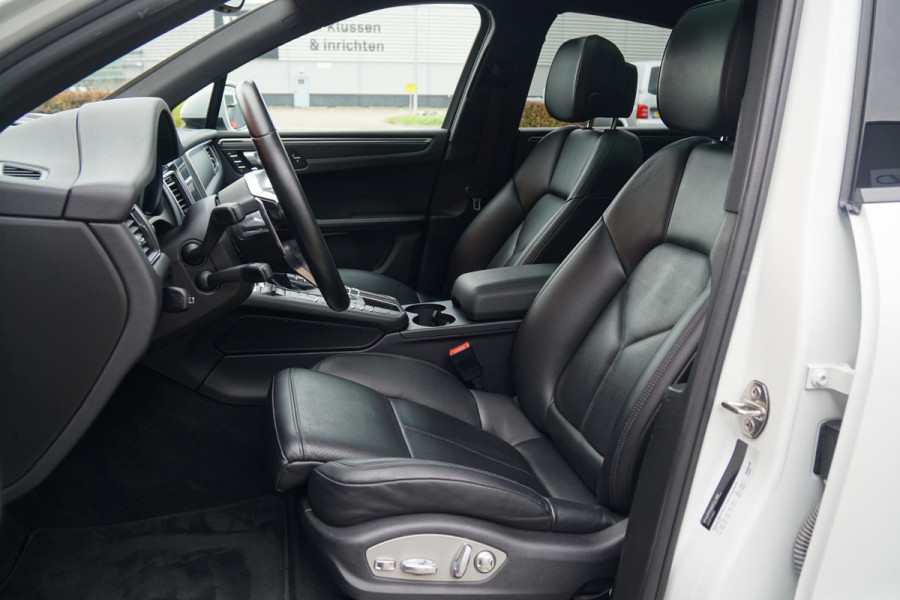 Porsche Macan 2.0 + PANORAMADAK / LUCHTVERING / 21" / MEMORY Porsche Macan 2.0 + PANORAMADAK / LUCHTVERING / 21" / MEMORY