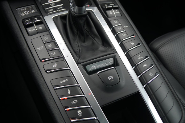 Porsche Macan 2.0 + PANORAMADAK / LUCHTVERING / 21" / MEMORY Porsche Macan 2.0 + PANORAMADAK / LUCHTVERING / 21" / MEMORY