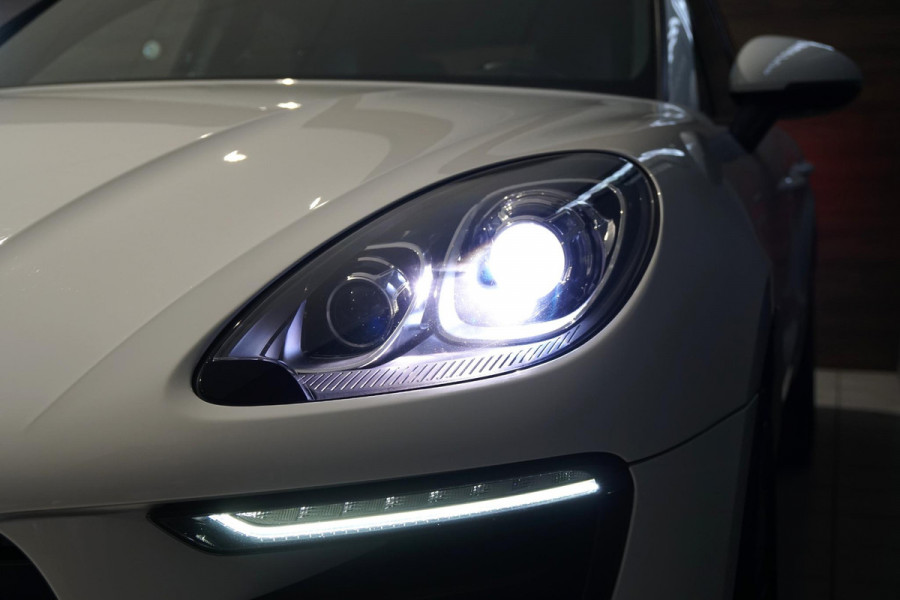 Porsche Macan 2.0 + PANORAMADAK / LUCHTVERING / 21" / MEMORY Porsche Macan 2.0 + PANORAMADAK / LUCHTVERING / 21" / MEMORY