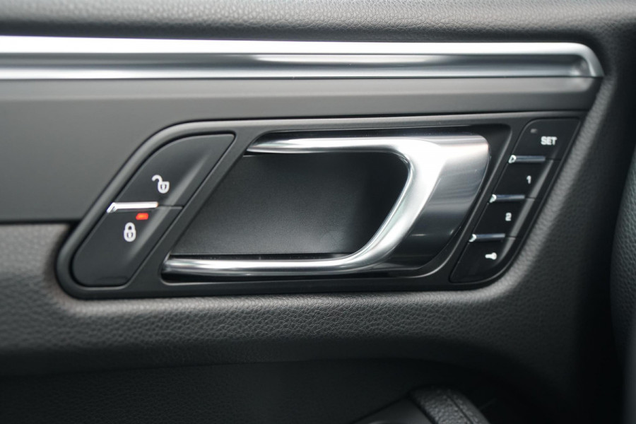 Porsche Macan 2.0 + PANORAMADAK / LUCHTVERING / 21" / MEMORY Porsche Macan 2.0 + PANORAMADAK / LUCHTVERING / 21" / MEMORY