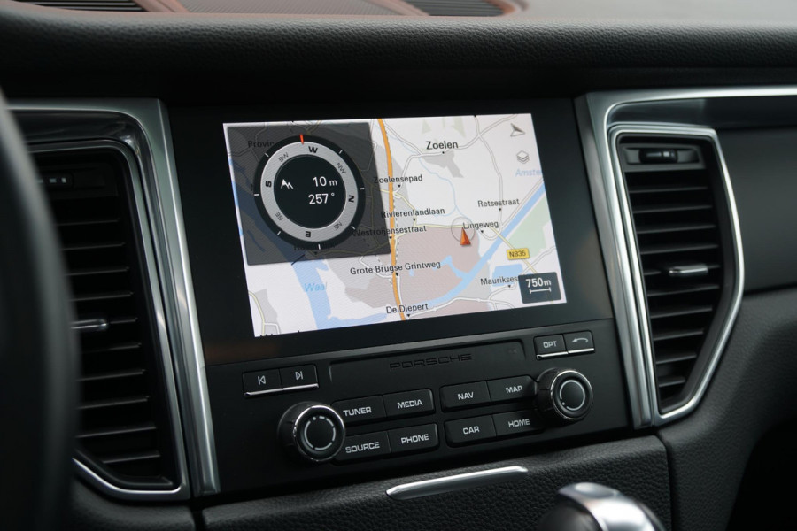Porsche Macan 2.0 + PANORAMADAK / LUCHTVERING / 21" / MEMORY Porsche Macan 2.0 + PANORAMADAK / LUCHTVERING / 21" / MEMORY