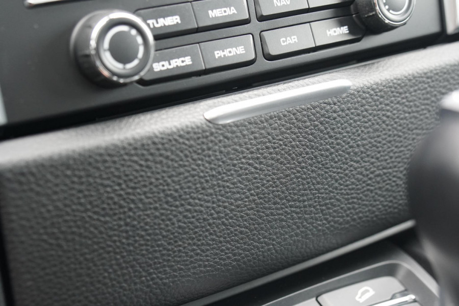 Porsche Macan 2.0 + PANORAMADAK / LUCHTVERING / 21" / MEMORY Porsche Macan 2.0 + PANORAMADAK / LUCHTVERING / 21" / MEMORY
