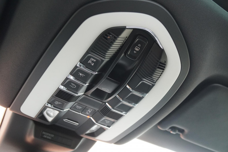 Porsche Macan 2.0 + PANORAMADAK / LUCHTVERING / 21" / MEMORY Porsche Macan 2.0 + PANORAMADAK / LUCHTVERING / 21" / MEMORY