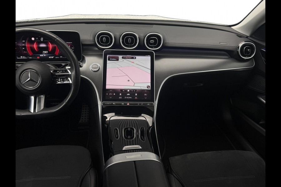 Mercedes-Benz C-Klasse Estate 180 AMG Line|Pano Trekhaak Cruise Camera Stoelverw. Sfeerverlichting Dodehoek Carplay& Android auto Mercedes-Benz C-Klasse Estate 180 AMG Line|Pano Trekhaak Cruise Camera Stoelverw. Sfeerverlichting Dodehoek Carplay& Android auto