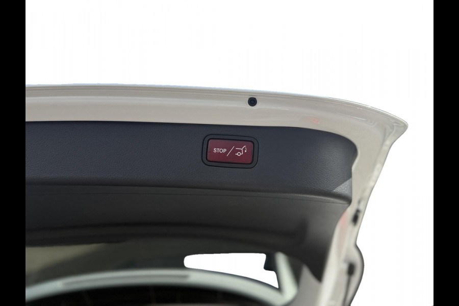 Mercedes-Benz C-Klasse Estate 180 AMG Line|Pano Trekhaak Cruise Camera Stoelverw. Sfeerverlichting Dodehoek Carplay& Android auto Mercedes-Benz C-Klasse Estate 180 AMG Line|Pano Trekhaak Cruise Camera Stoelverw. Sfeerverlichting Dodehoek Carplay& Android auto