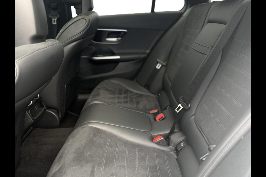 Mercedes-Benz C-Klasse Estate 180 AMG Line|Pano Trekhaak Cruise Camera Stoelverw. Sfeerverlichting Dodehoek Carplay& Android auto Mercedes-Benz C-Klasse Estate 180 AMG Line|Pano Trekhaak Cruise Camera Stoelverw. Sfeerverlichting Dodehoek Carplay& Android auto