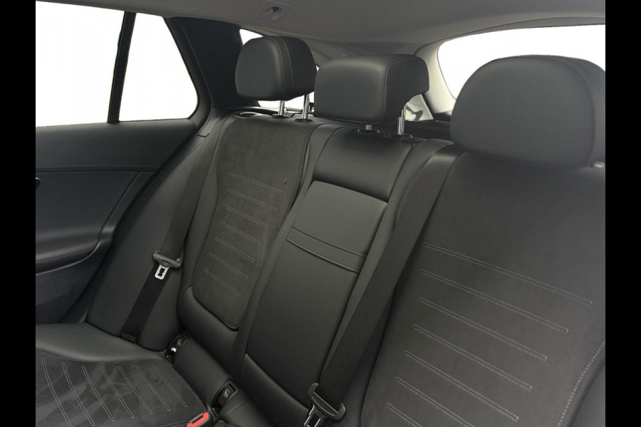 Mercedes-Benz C-Klasse Estate 180 AMG Line|Pano Trekhaak Cruise Camera Stoelverw. Sfeerverlichting Dodehoek Carplay& Android auto Mercedes-Benz C-Klasse Estate 180 AMG Line|Pano Trekhaak Cruise Camera Stoelverw. Sfeerverlichting Dodehoek Carplay& Android auto